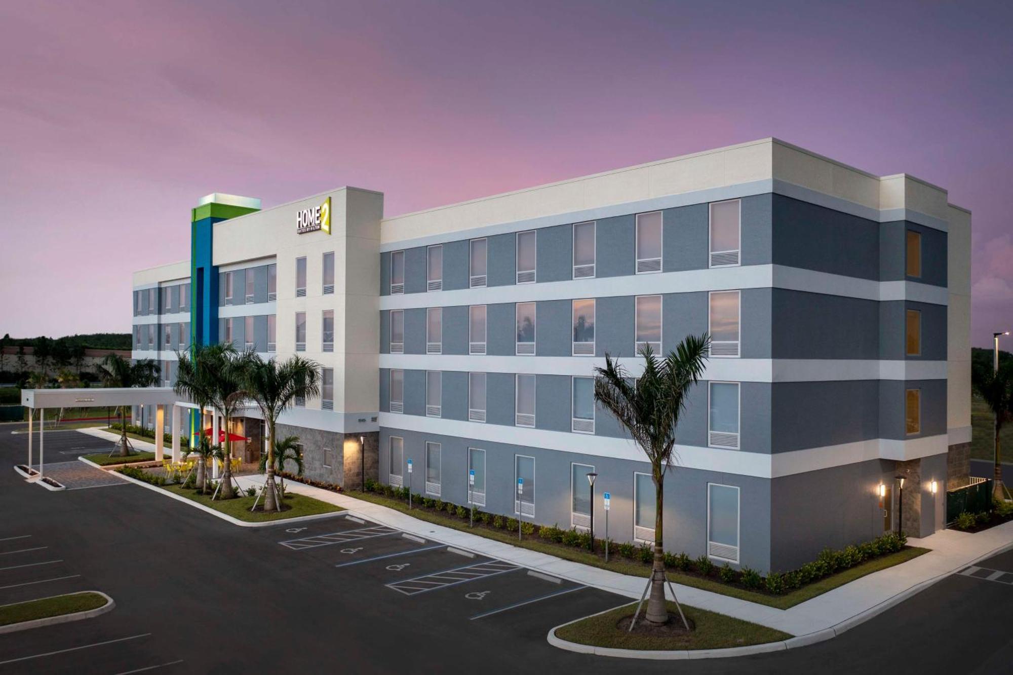 Home2 Suites By Hilton Fort Myers Airport Eksteriør billede